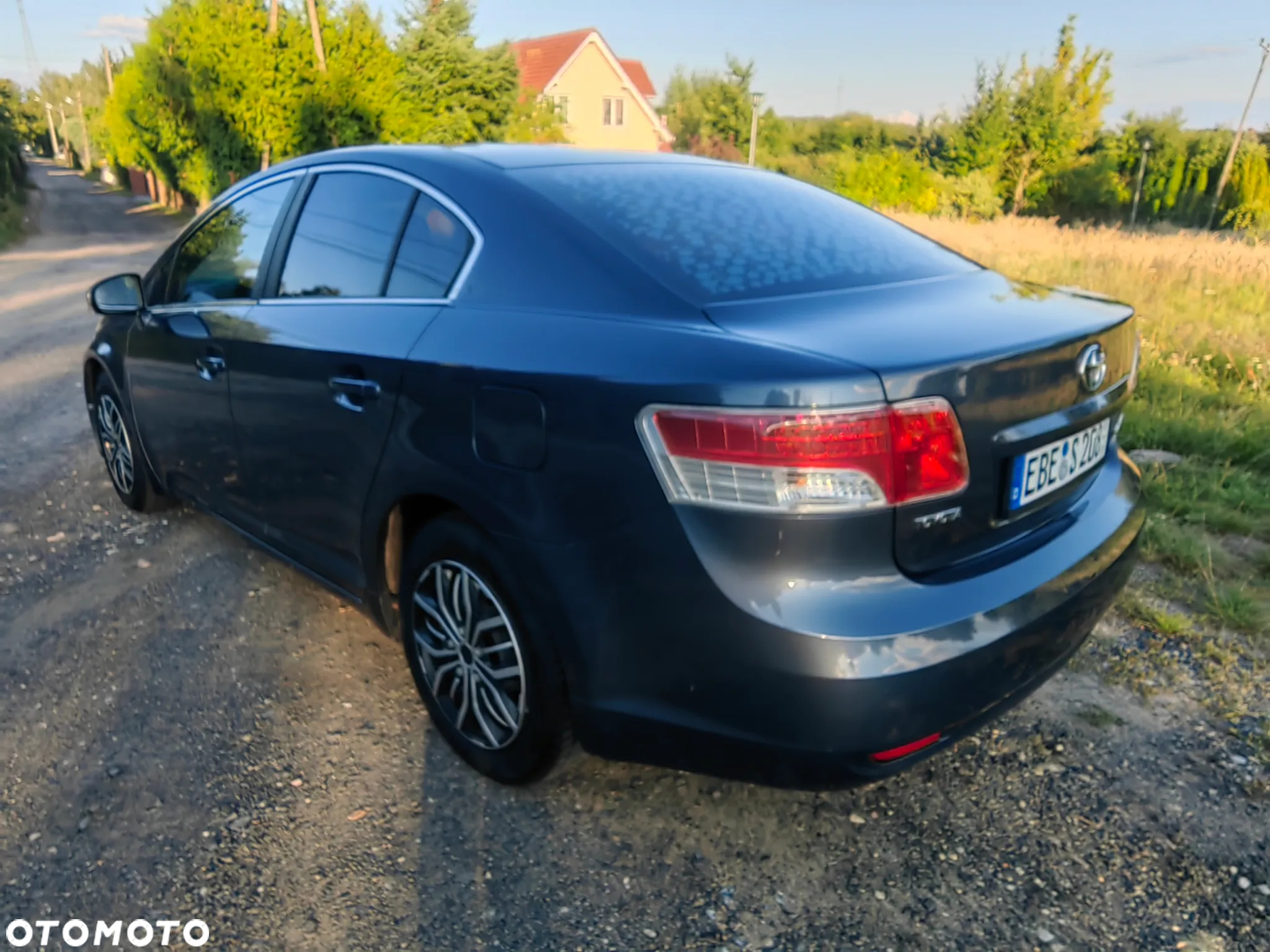 Toyota Avensis - 4