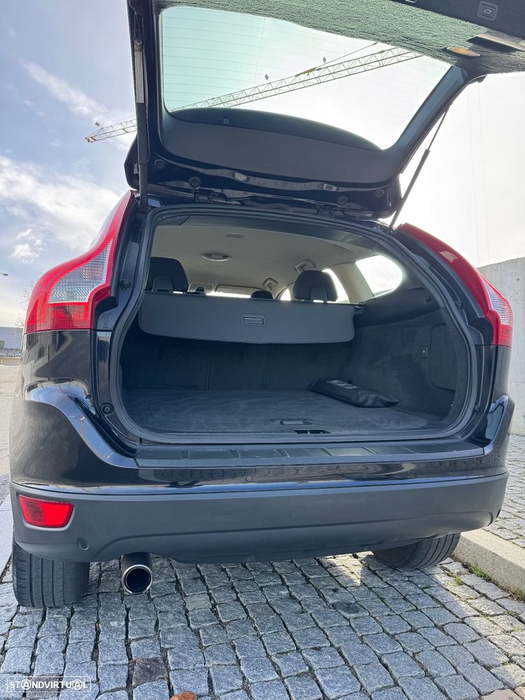 Volvo XC 60 2.0 D4 Momentum Start/Stop - 17