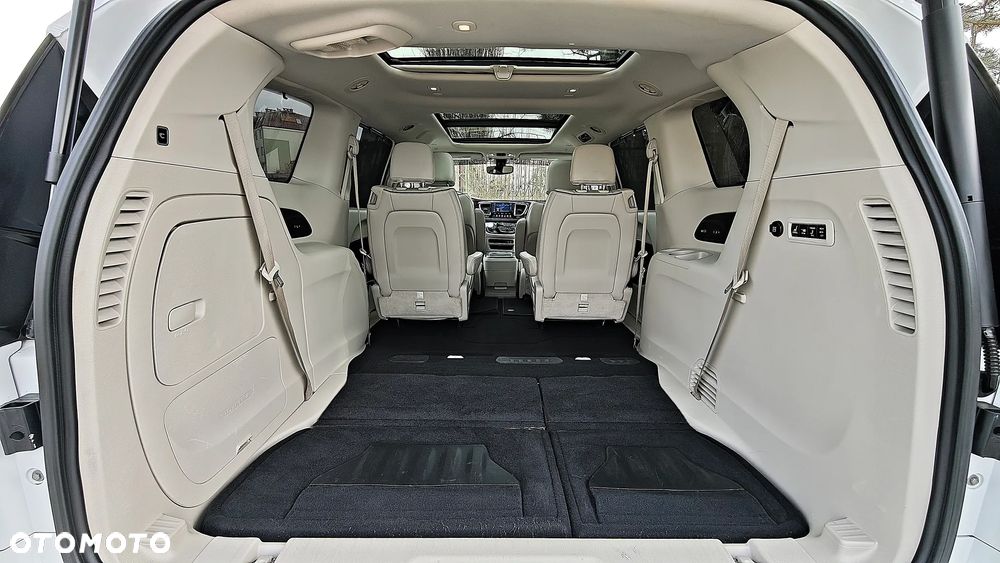 Chrysler Pacifica - 40