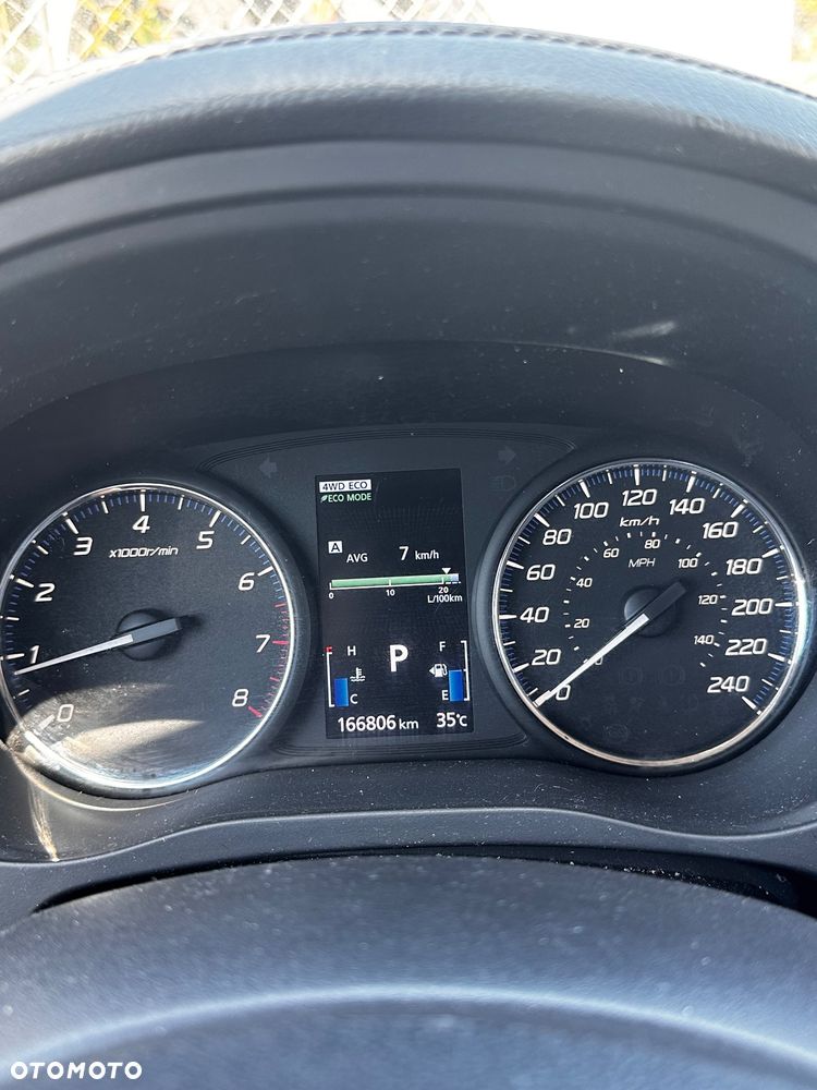 Mitsubishi Outlander - 18
