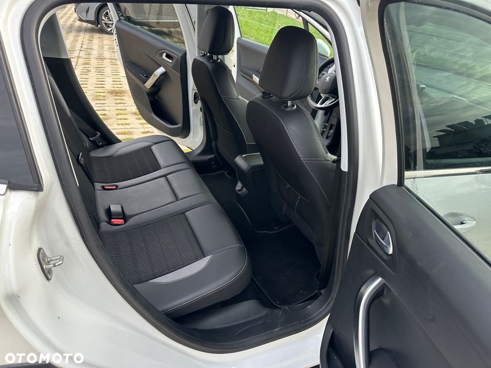 Peugeot 2008 PureTech 110 GPF EAT6 Black Edition - 20