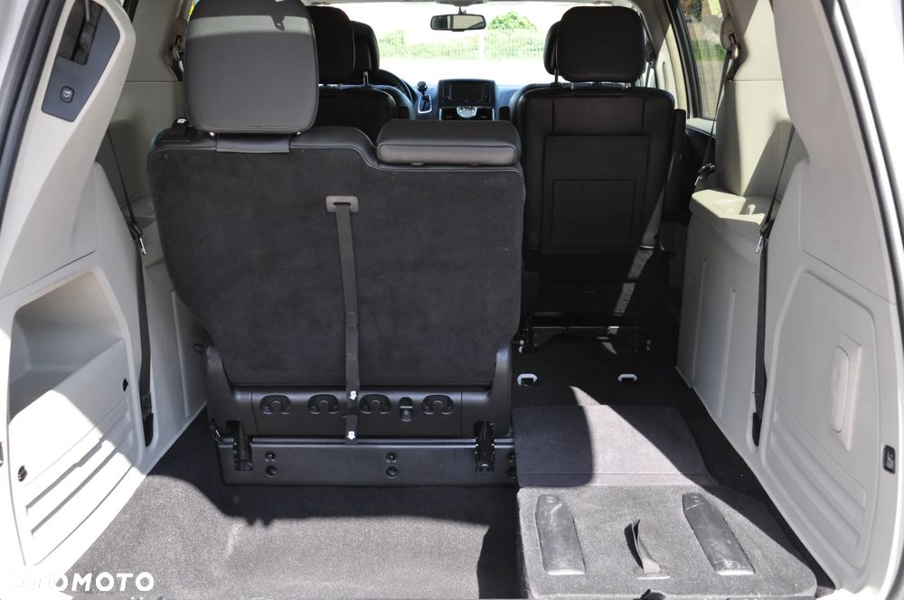 Chrysler Town & Country 3.6 Touring - 37