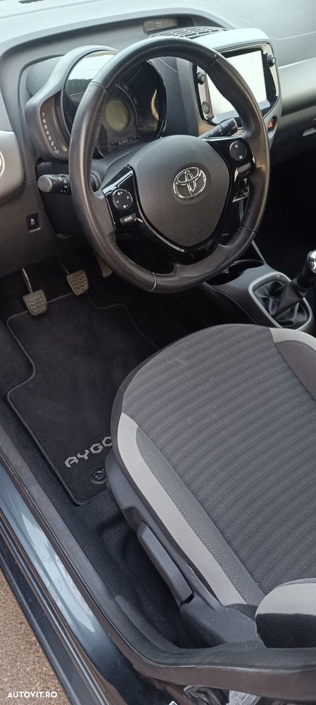 Toyota Aygo x-play - 8
