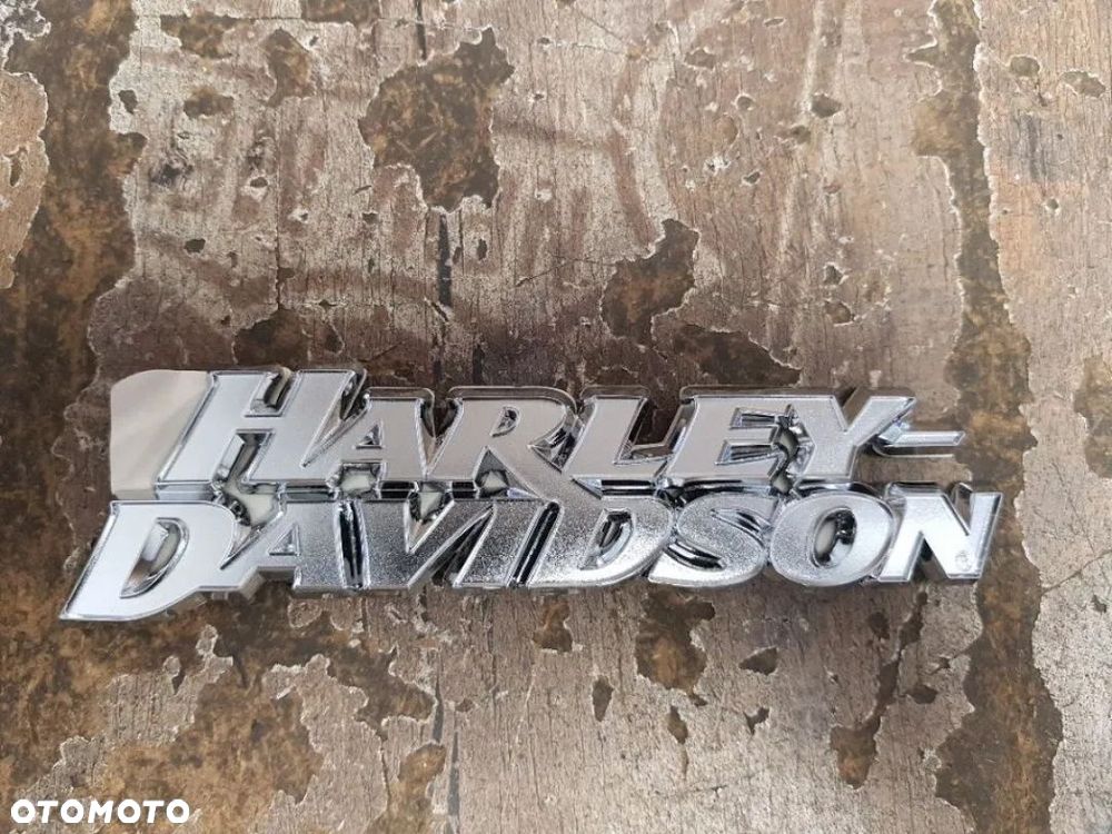 Emblemat na atrapę zbiornika Harley Davidson V-Rod 62797-06 - 2