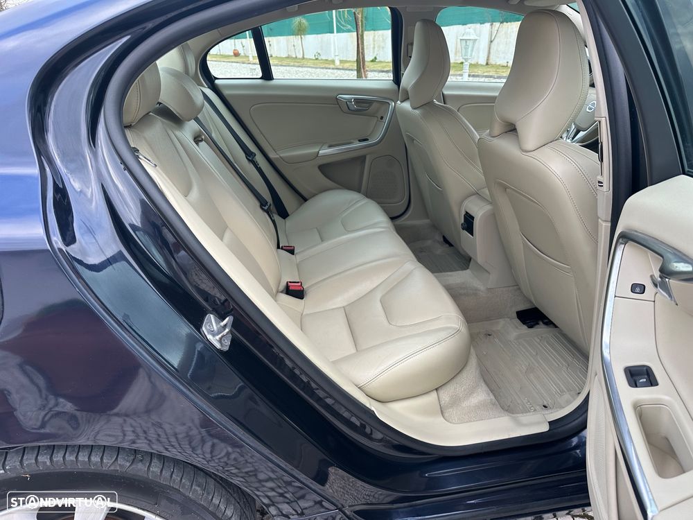 Volvo S60 2.0 D3 Summum - 36