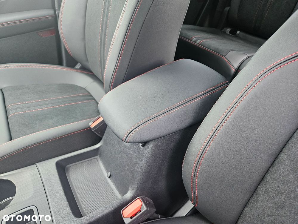 Ford Kuga - 25