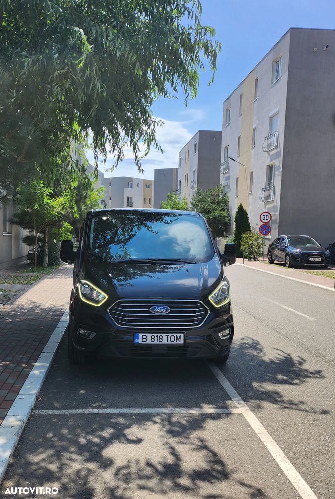 Ford Tourneo Custom - 1