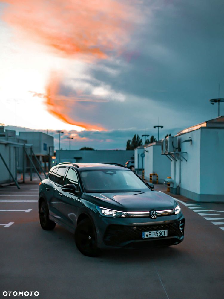 Volkswagen Tiguan - 1