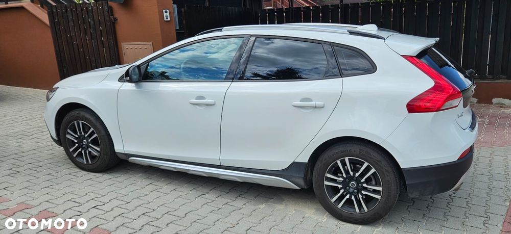 Volvo V40 Cross Country - 4