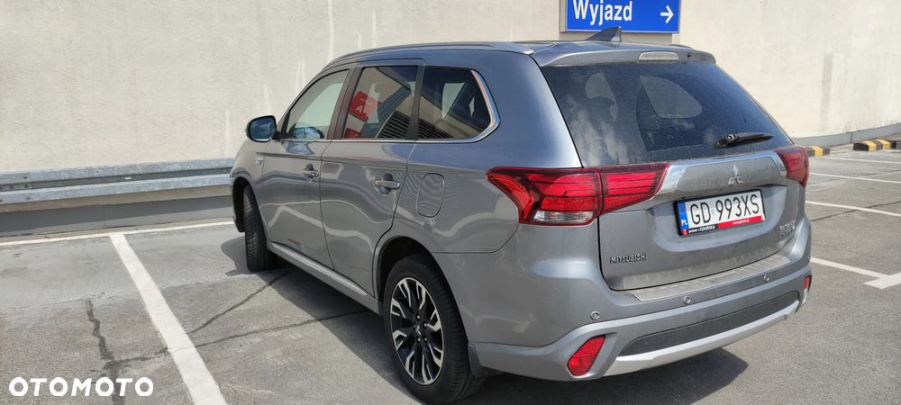 Mitsubishi Outlander 2.0 4WD Plus - 3