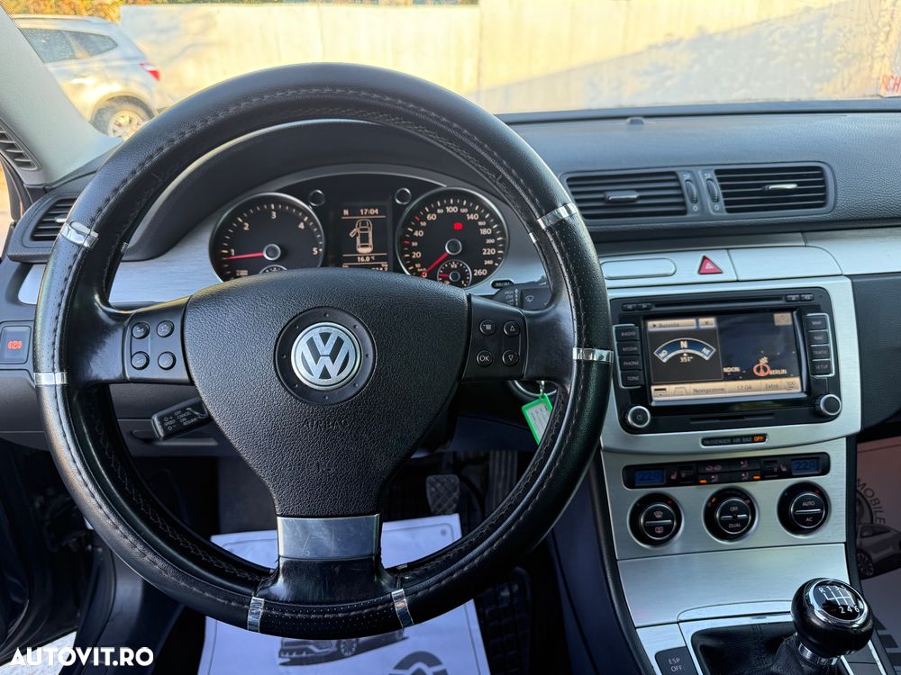 Volkswagen Passat Variant 2.0 TDI 4Motion BlueMotion Technology Highline - 12