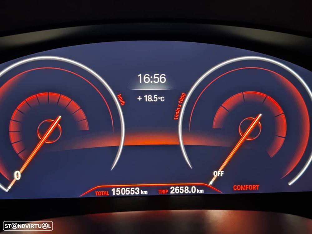 BMW 520 d Pack Desportivo M Auto - 20