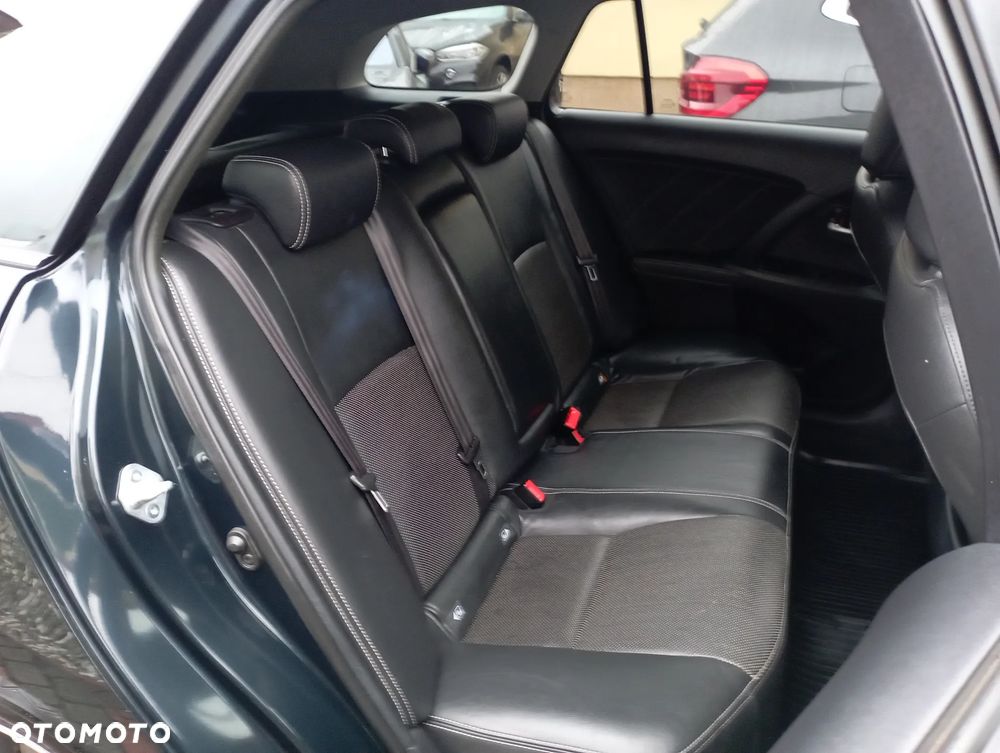 Toyota Avensis 1.8 Prestige MS - 10
