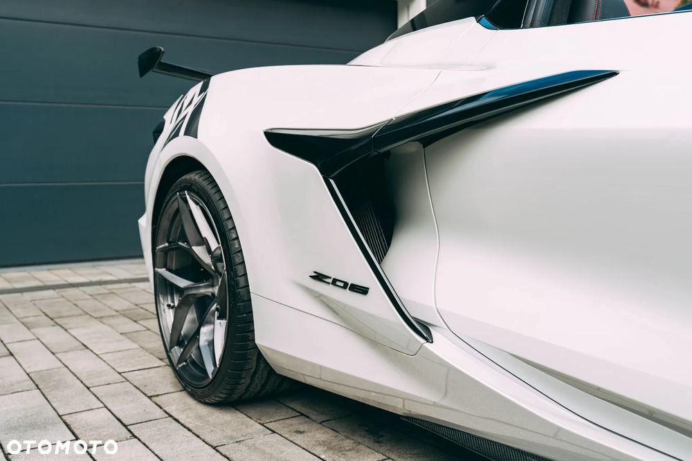 Chevrolet Corvette - 31