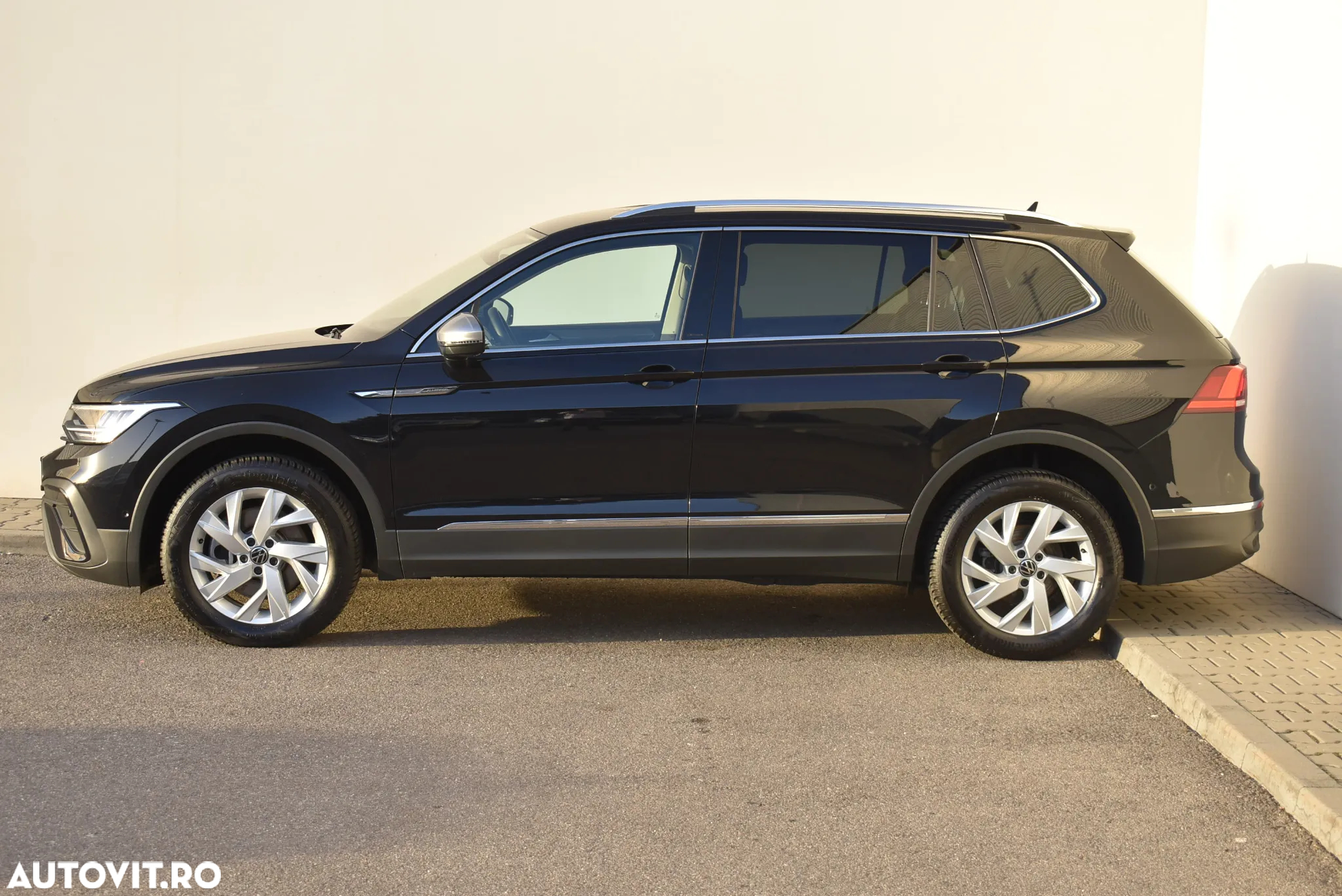 Volkswagen Tiguan Allspace 2.0 TDI DSG Life - 6