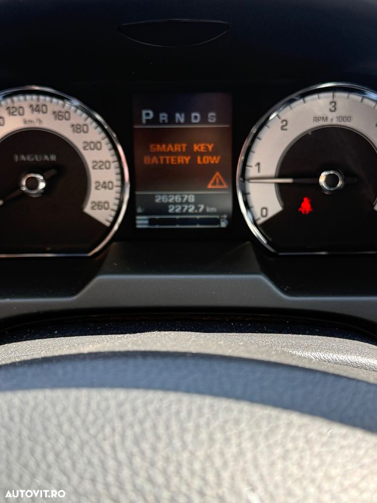 Jaguar XF 2.7D Luxury - 6