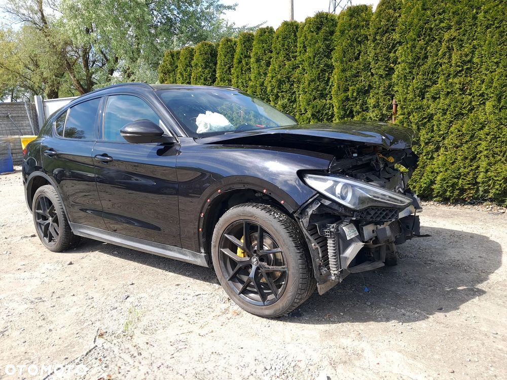 Alfa Romeo Stelvio - 4