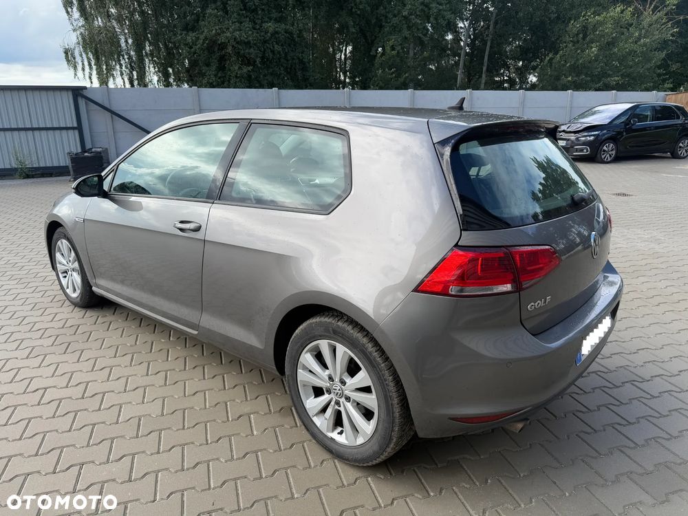Volkswagen Golf - 6