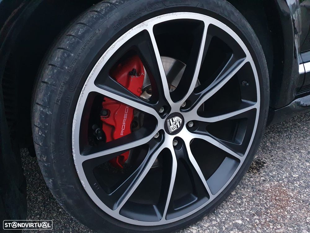 Porsche Cayenne Turbo - 9