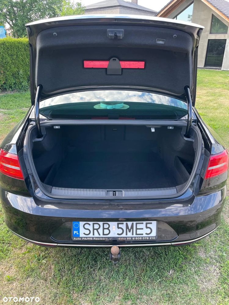 Volkswagen Passat 2.0 TDI (BlueMotion Technology) Highline - 17