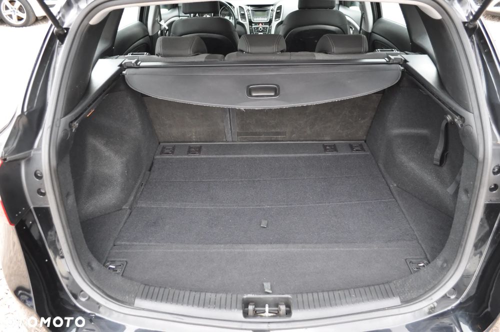 Hyundai i30 i30cw 1.6 Fifa World Cup Edition - 21