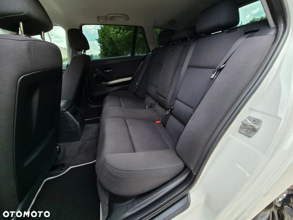 BMW Seria 3 - 28