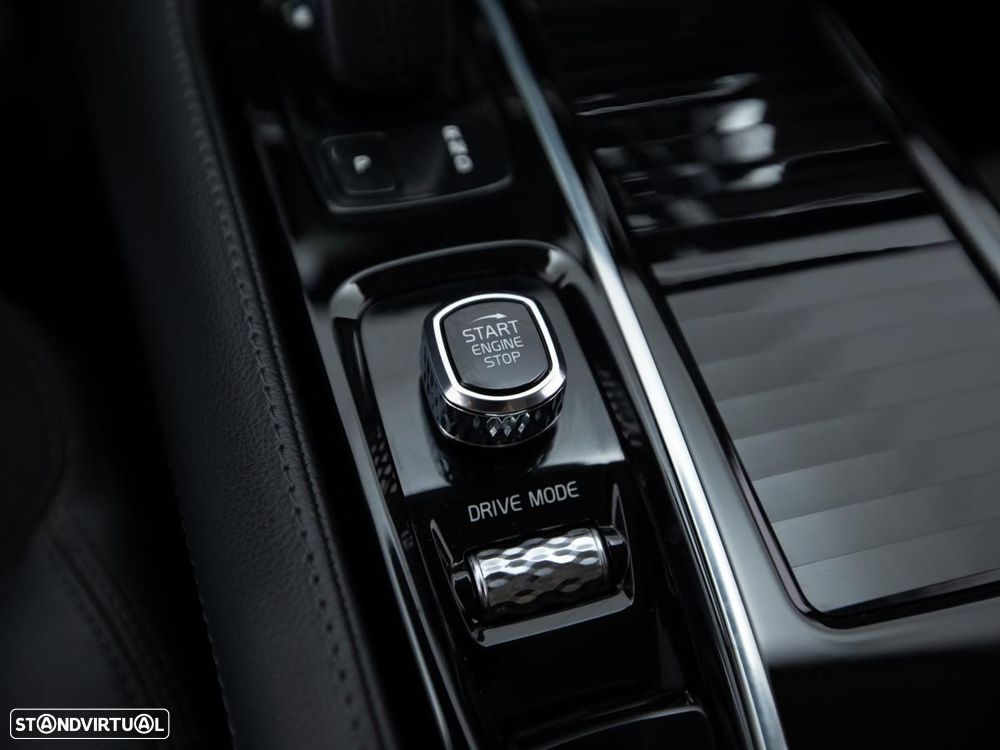Volvo V60 2.0 T8 AWD TE Momentum Plus - 22