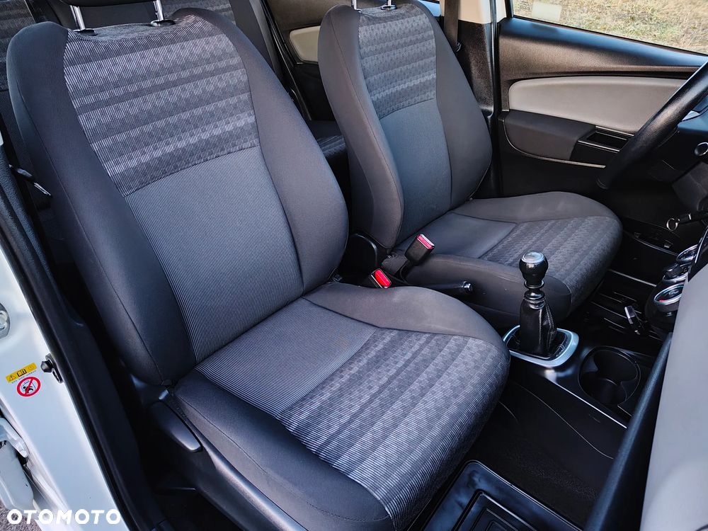Toyota Yaris 1.33 Active EU6 - 31