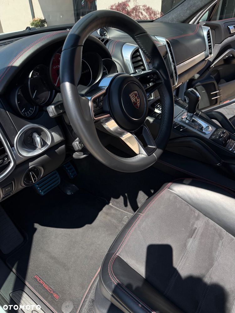 Porsche Cayenne GTS - 20