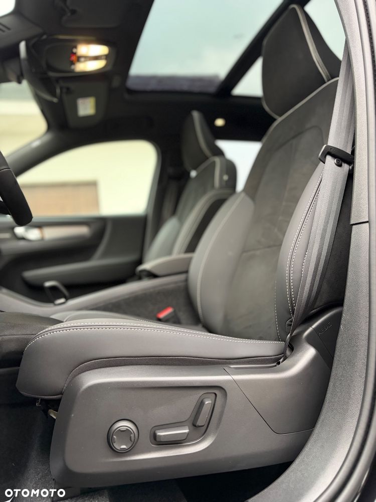 Volvo XC 40 B3 B DKG Ultra Black Edition - 18