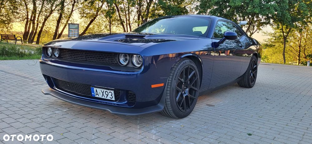 Dodge Challenger - 10