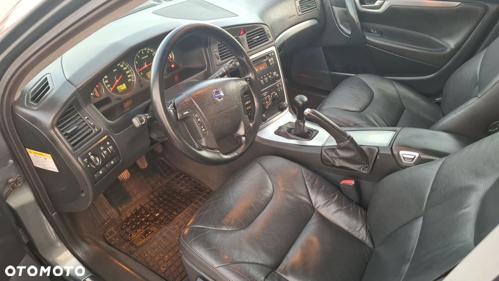 Volvo V70 2.4 Momentum - 2