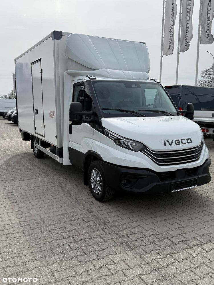Iveco WYPRZEDAŻ ROKU ! GOTOWIEC OD RĘKI - BOGATE WYPOSAŻENIE DLA KIEROWCY - 4