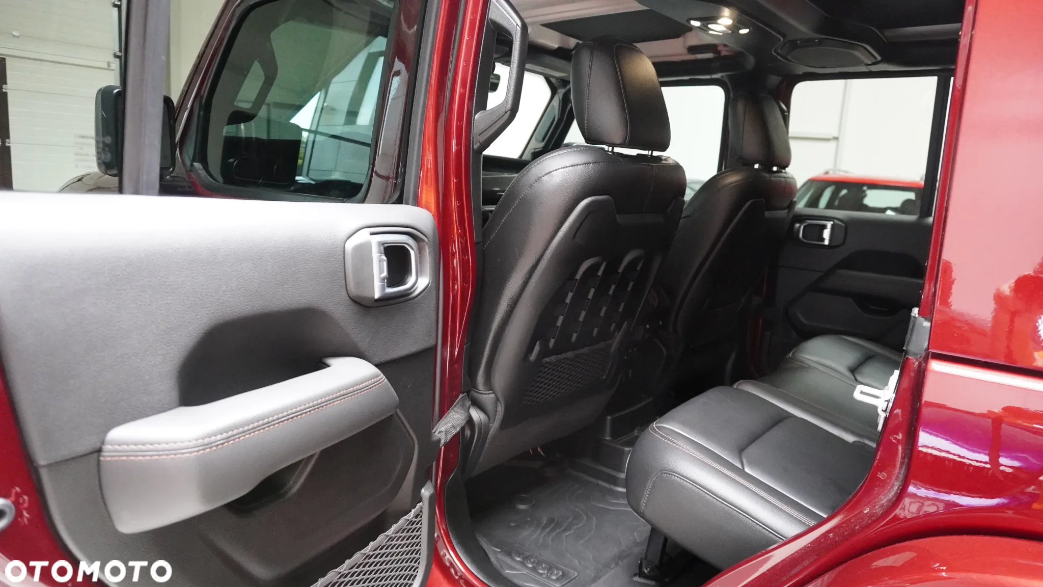 Jeep Wrangler - 11