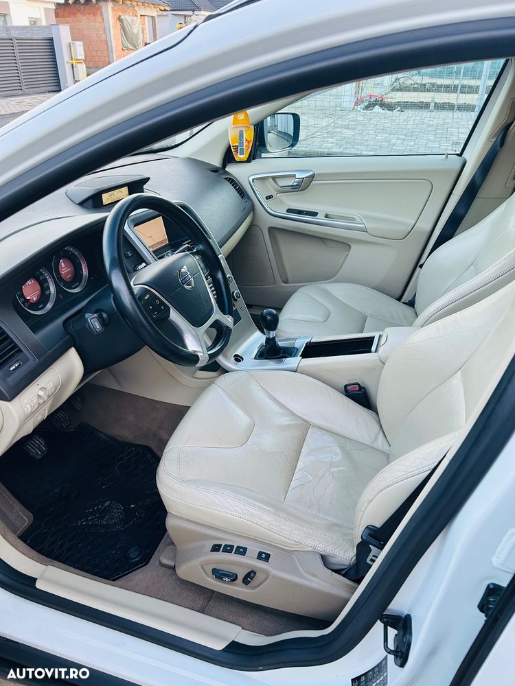Volvo XC 60 D5 AWD - 10
