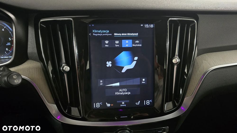 Volvo V60 D4 R-Design - 22