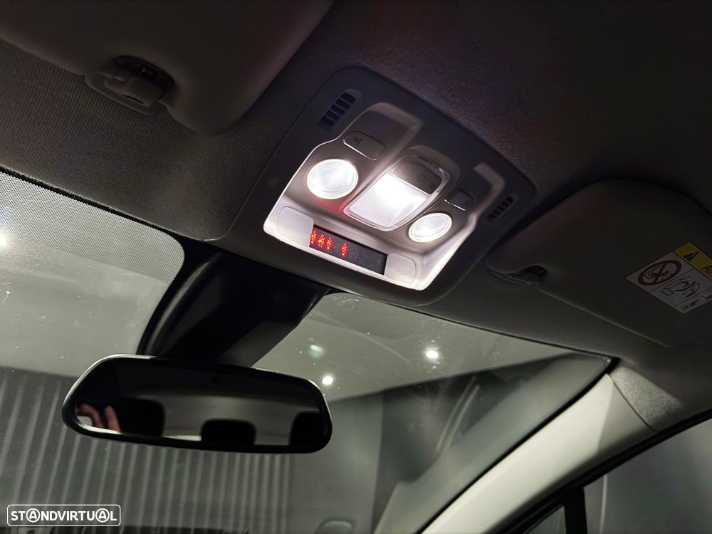 Citroën C3 1.2 PureTech Shine - 27