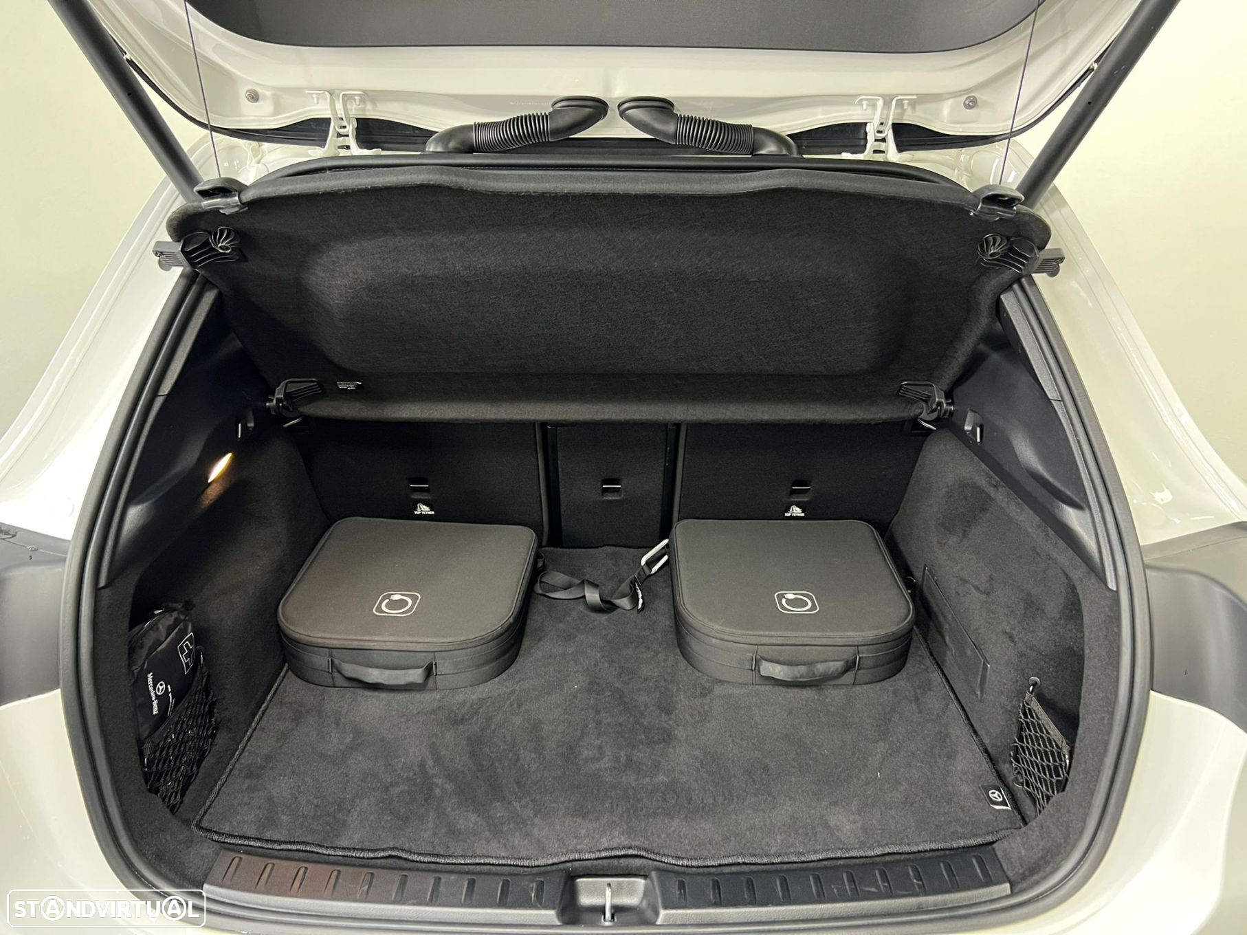 Mercedes-Benz EQA 250+ AMG Line - 25