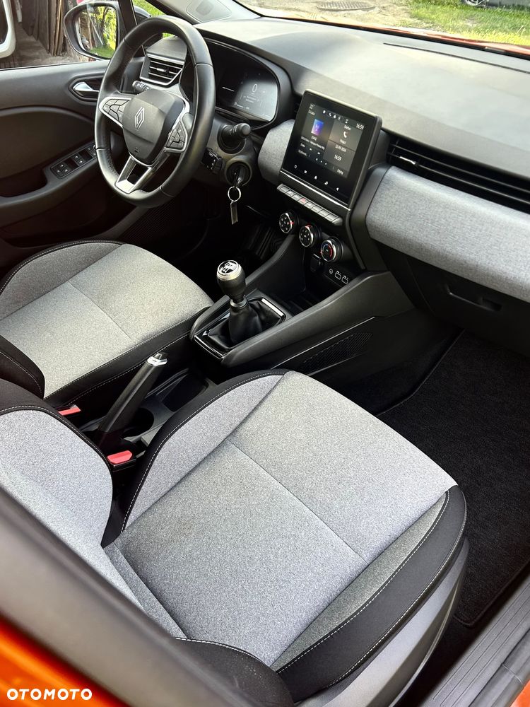 Renault Clio BLUE dCi 100 BUSINESS EDITION - 24