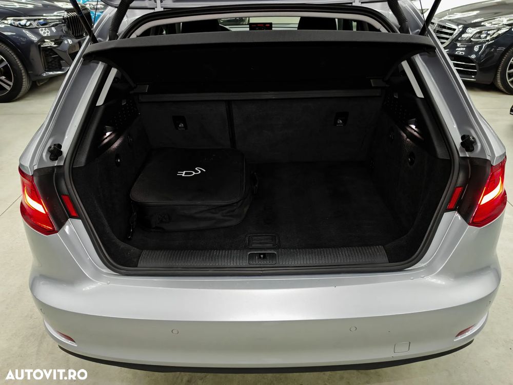Audi A3 1.4 TFSI Sportback e-tron Ambiente - 40