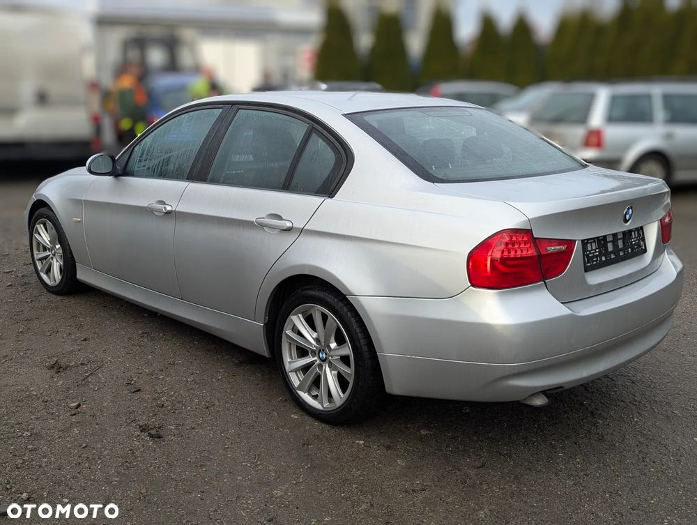 BMW 318D E90 2.0D M47N2 2005 na części - 10