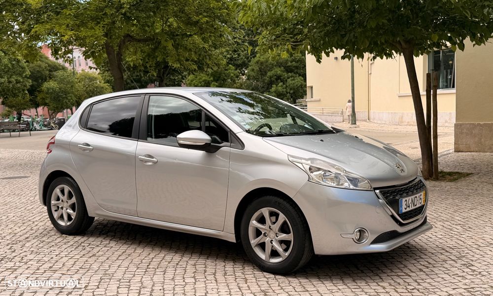 Peugeot 208 1.2 VTi Allure - 5