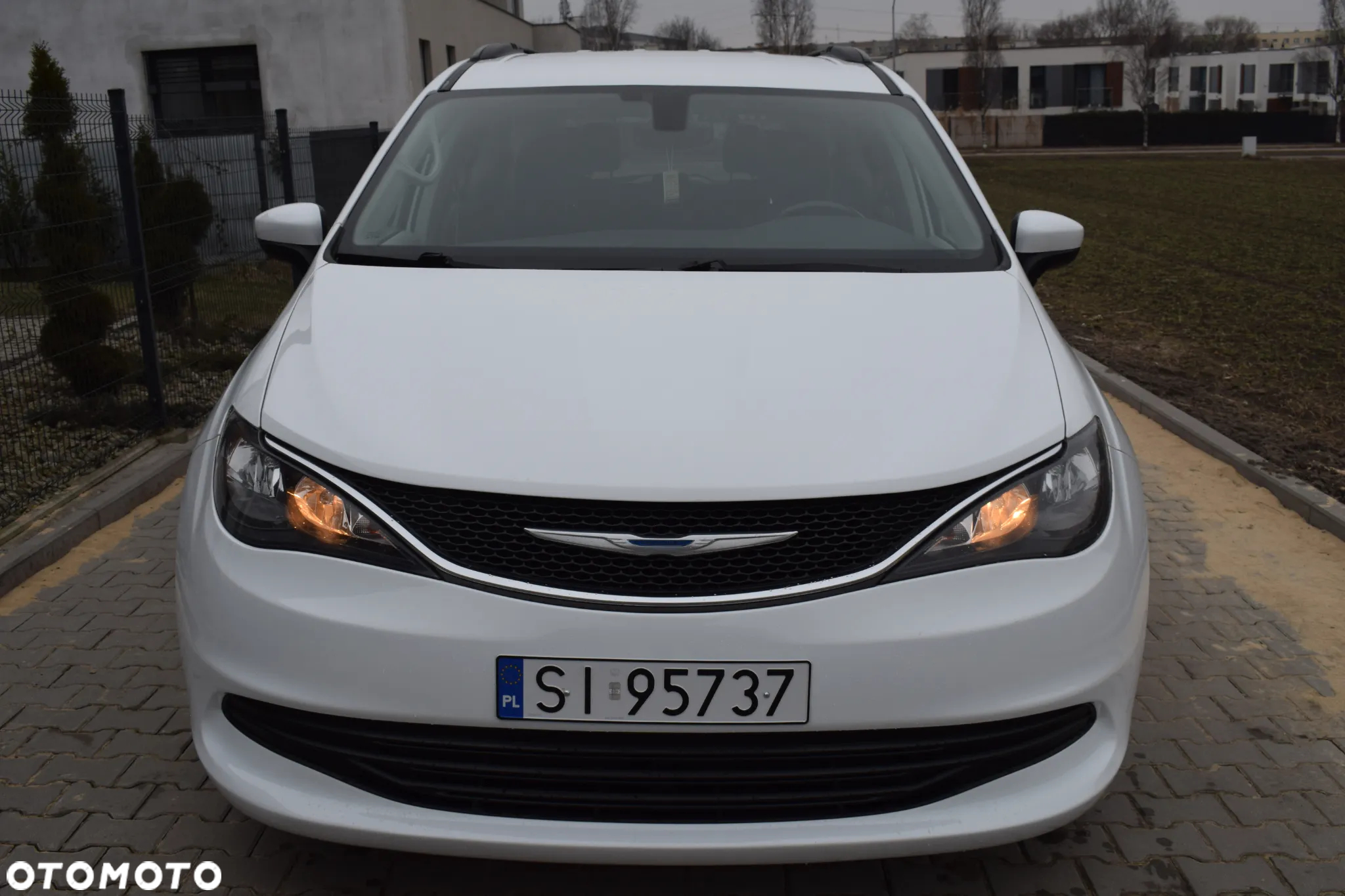 Chrysler Pacifica - 3