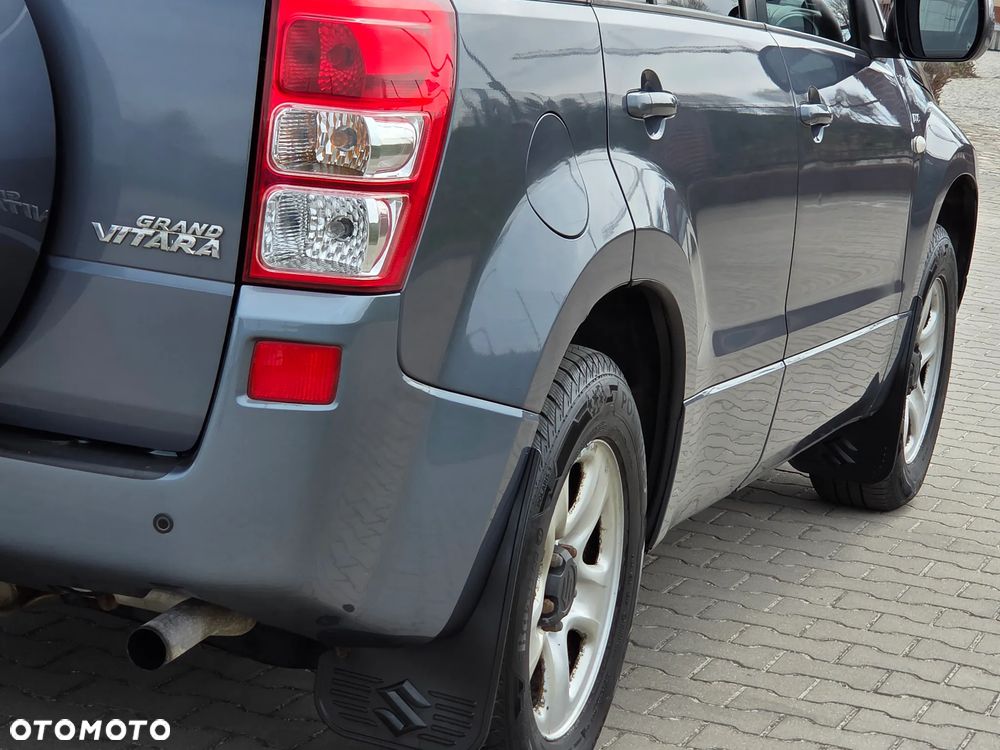 Suzuki Grand Vitara 1.9 DDiS Comfort DPF Family - 12