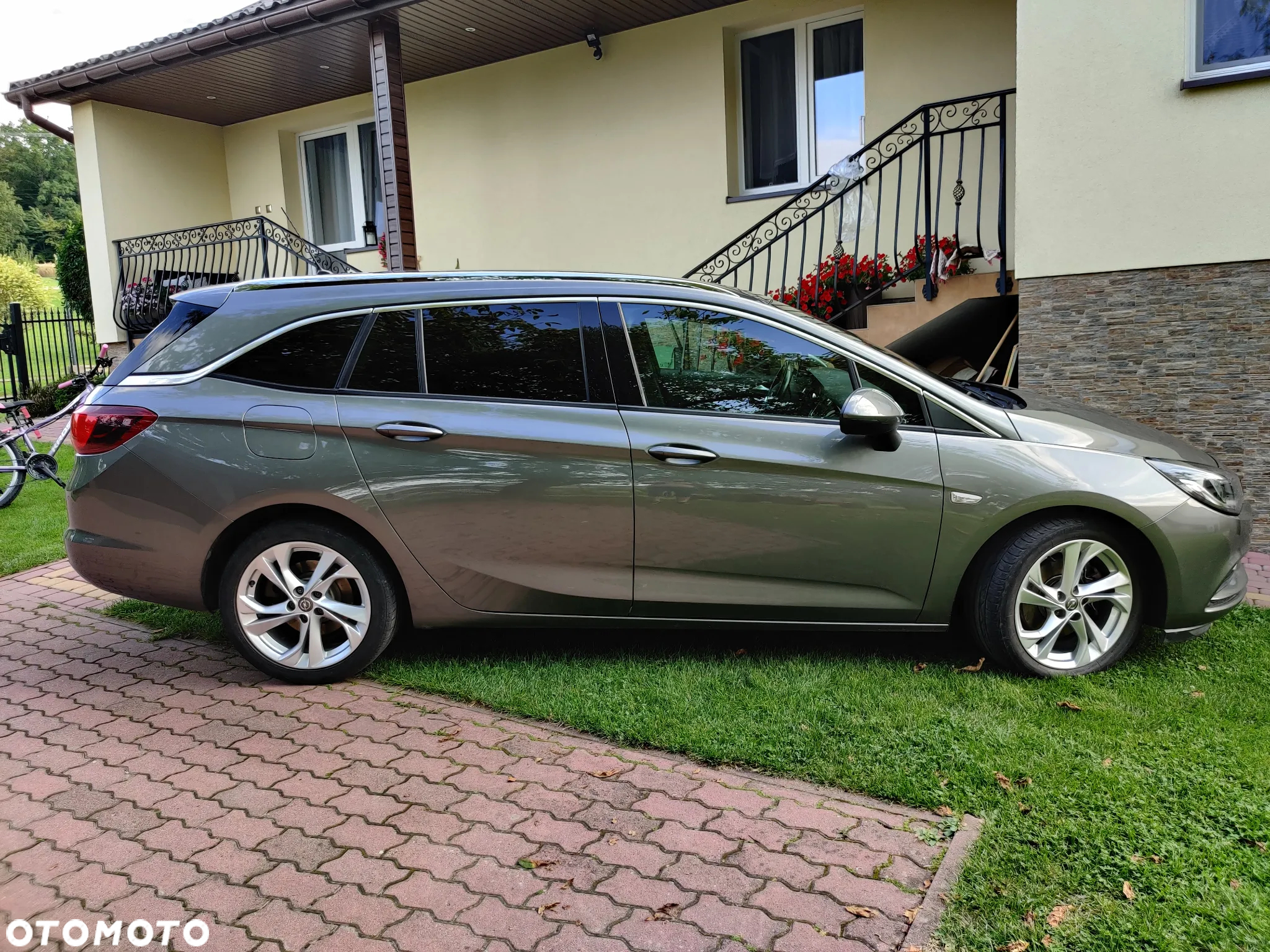 Opel Astra V 1.6 CDTI Dynamic S&S - 10