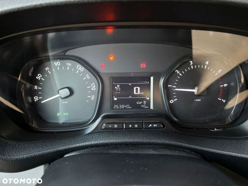Peugeot Expert - 13