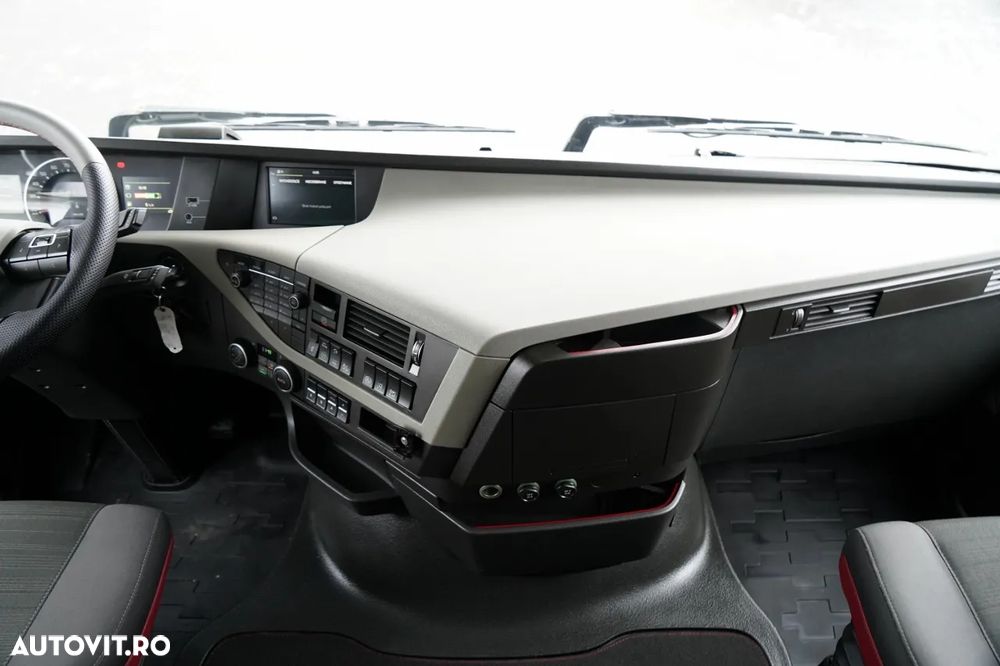 Volvo FH 500 / SOLOWKA / 6X2 / MEGA / PUNTE RIDICATĂ / TV - 29