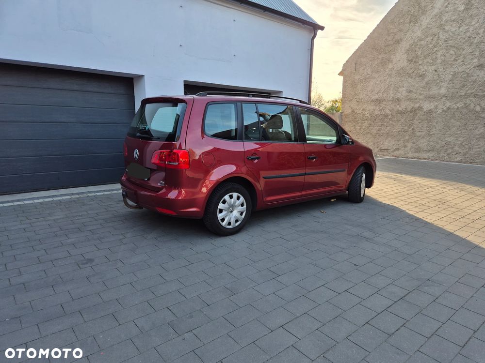 Volkswagen Touran - 12