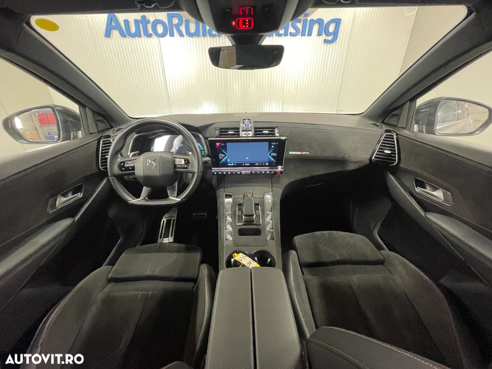 DS Automobiles DS 7 Crossback 1.6 PHeV AWD 300 EAT8 PERFORMANCE LINE + - 7