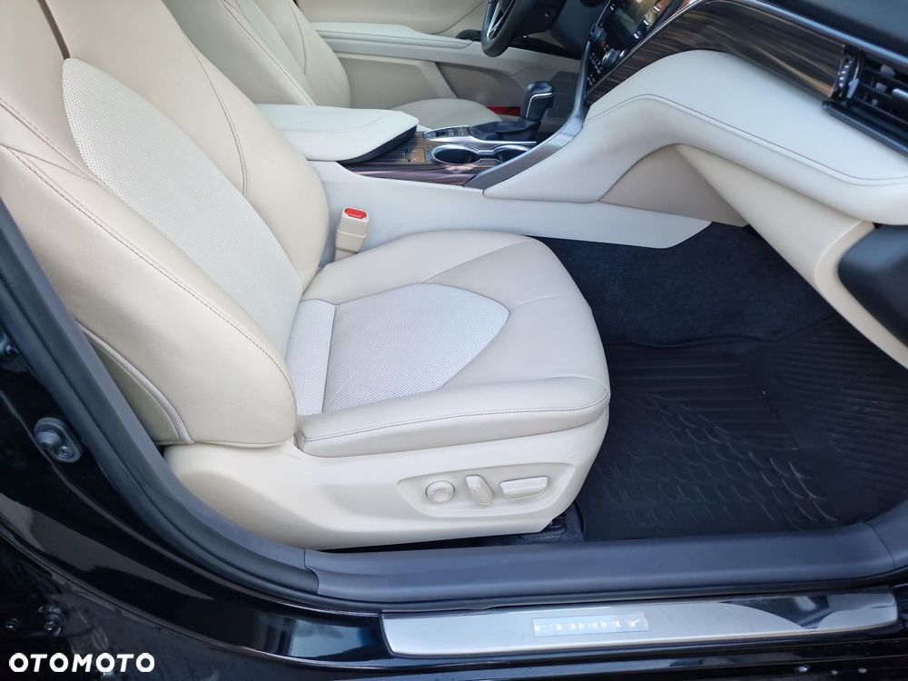 Toyota Camry 2.5 Hybrid Executive CVT - 15